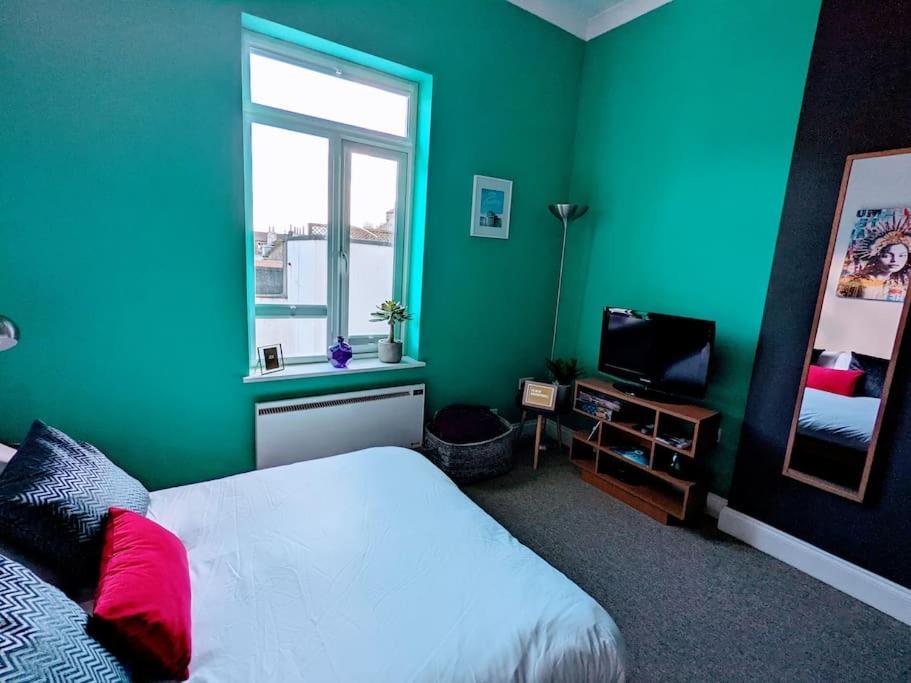 Central Brighton Studio By The Beach Екстер'єр фото